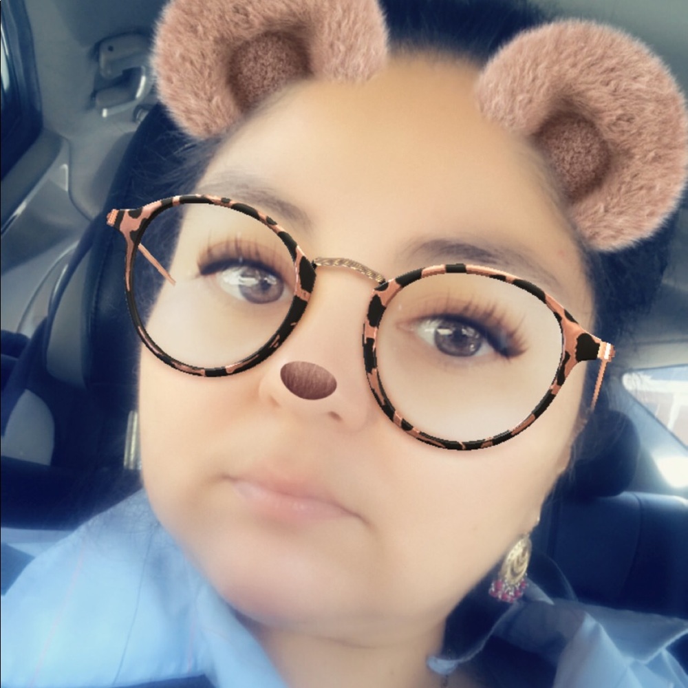 Meet your Posher, Monica